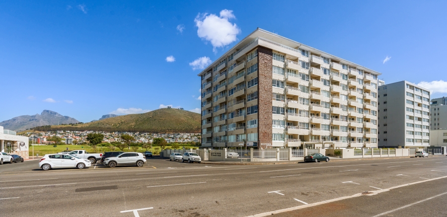 To Let 3 Bedroom Property for Rent in Mouille Point Western Cape